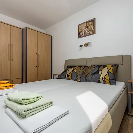 Navy Apartments Jadranovo