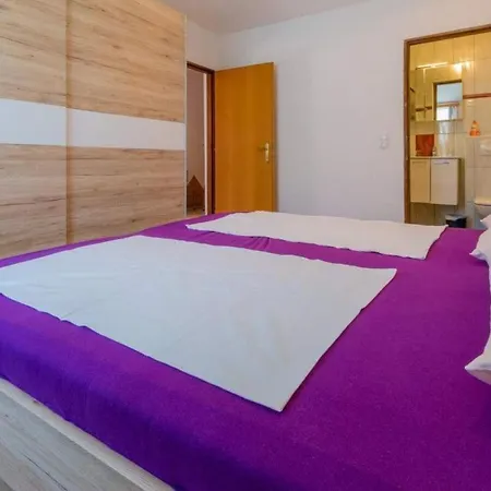 Апартаменты Navy Apartments