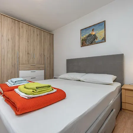 Navy Apartments Апартаменты
