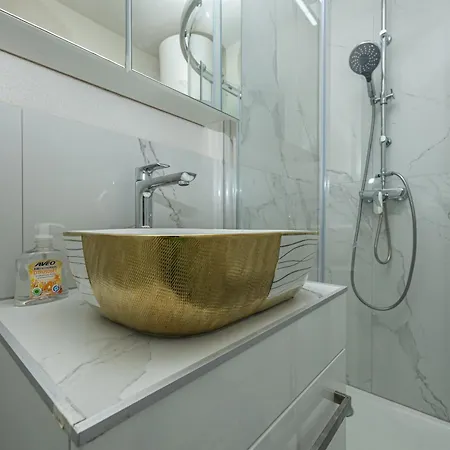 Апартаменты Navy Apartments