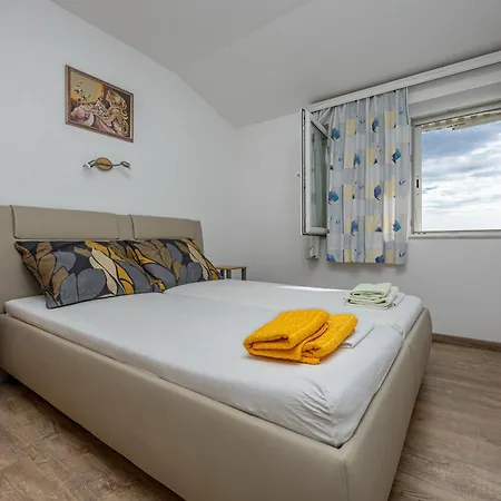 شقة Navy جادرانوفو